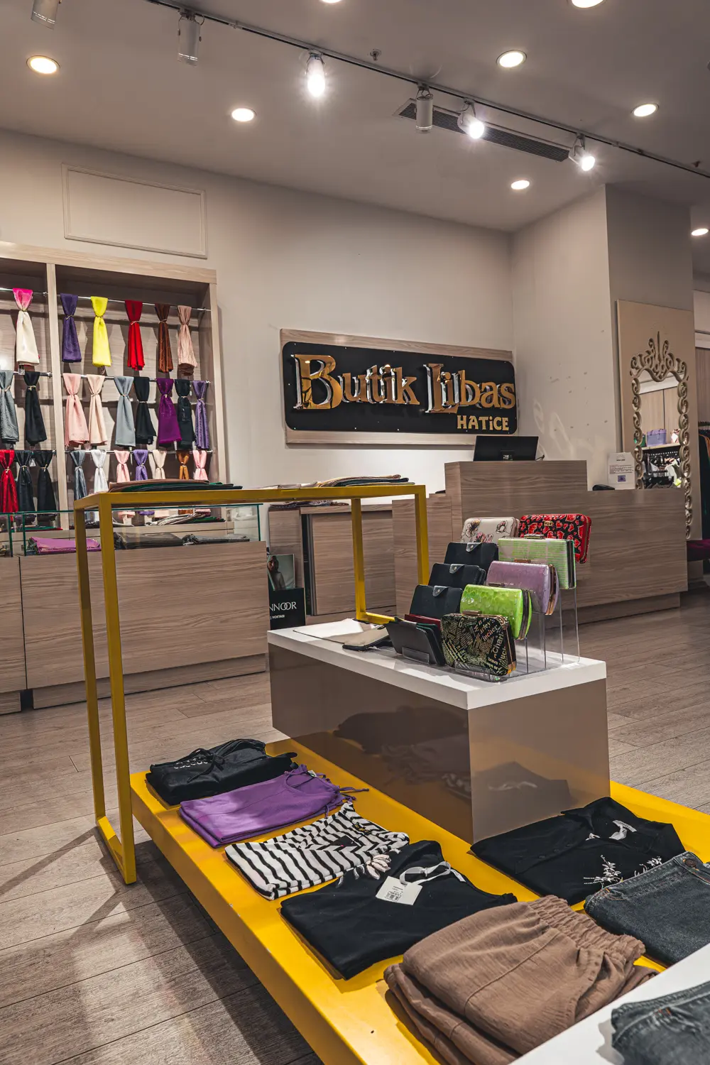 BUTİK LİBAS